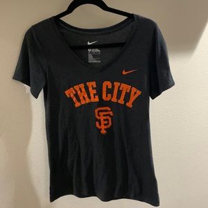 San Francisco giants The city women’s tshirt size medium